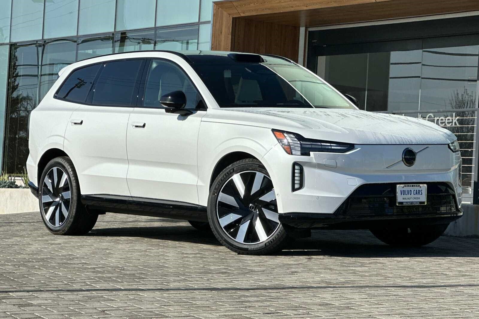 2025 Volvo EX90 Twin Motor Performance Ultra photo 2