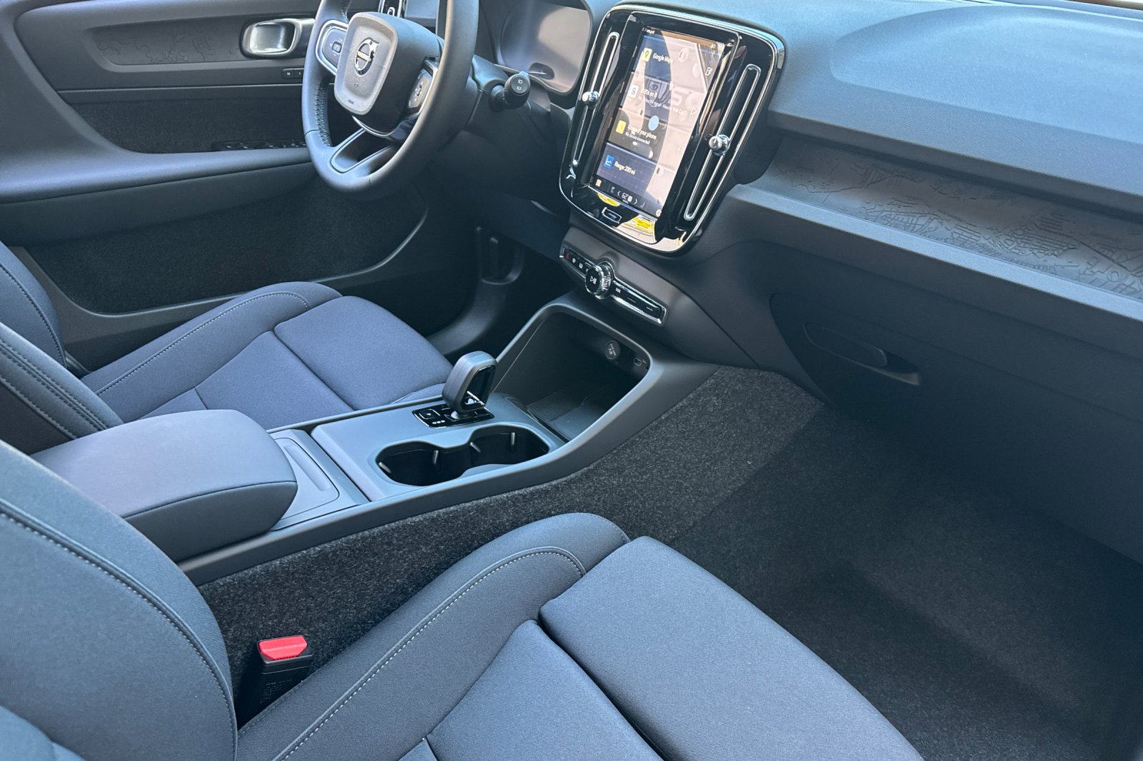 2025 Volvo EX40 Core - Photo 15