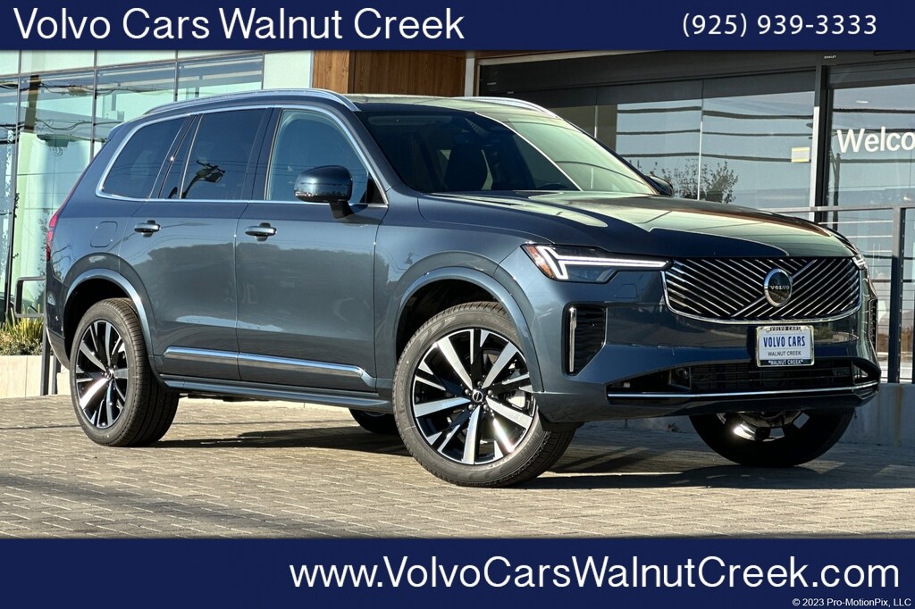 New 2026 Volvo XC90 B5 Core SUV