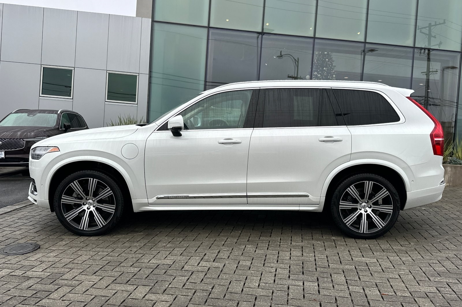 2023 Volvo XC90 Recharge Plug-In Hybrid Ultimate 6-Seater photo 6