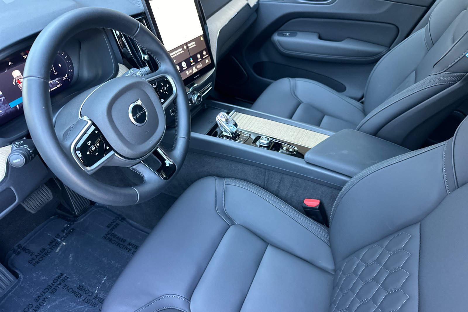 2026 Volvo XC60 Plus - Photo 10