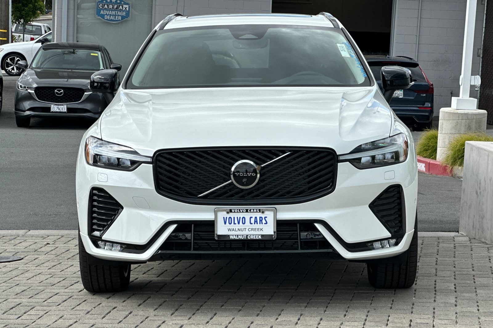 2026 Volvo XC60 Plus - Photo 9