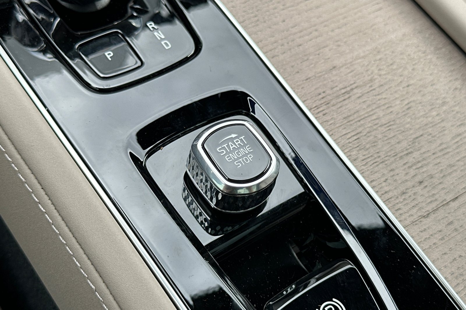 2026 Volvo XC90 Plus - Photo 22