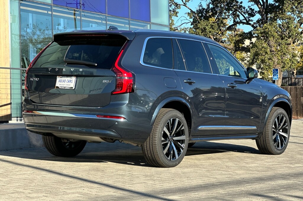 New 2026 Volvo XC90 B5 Core SUV