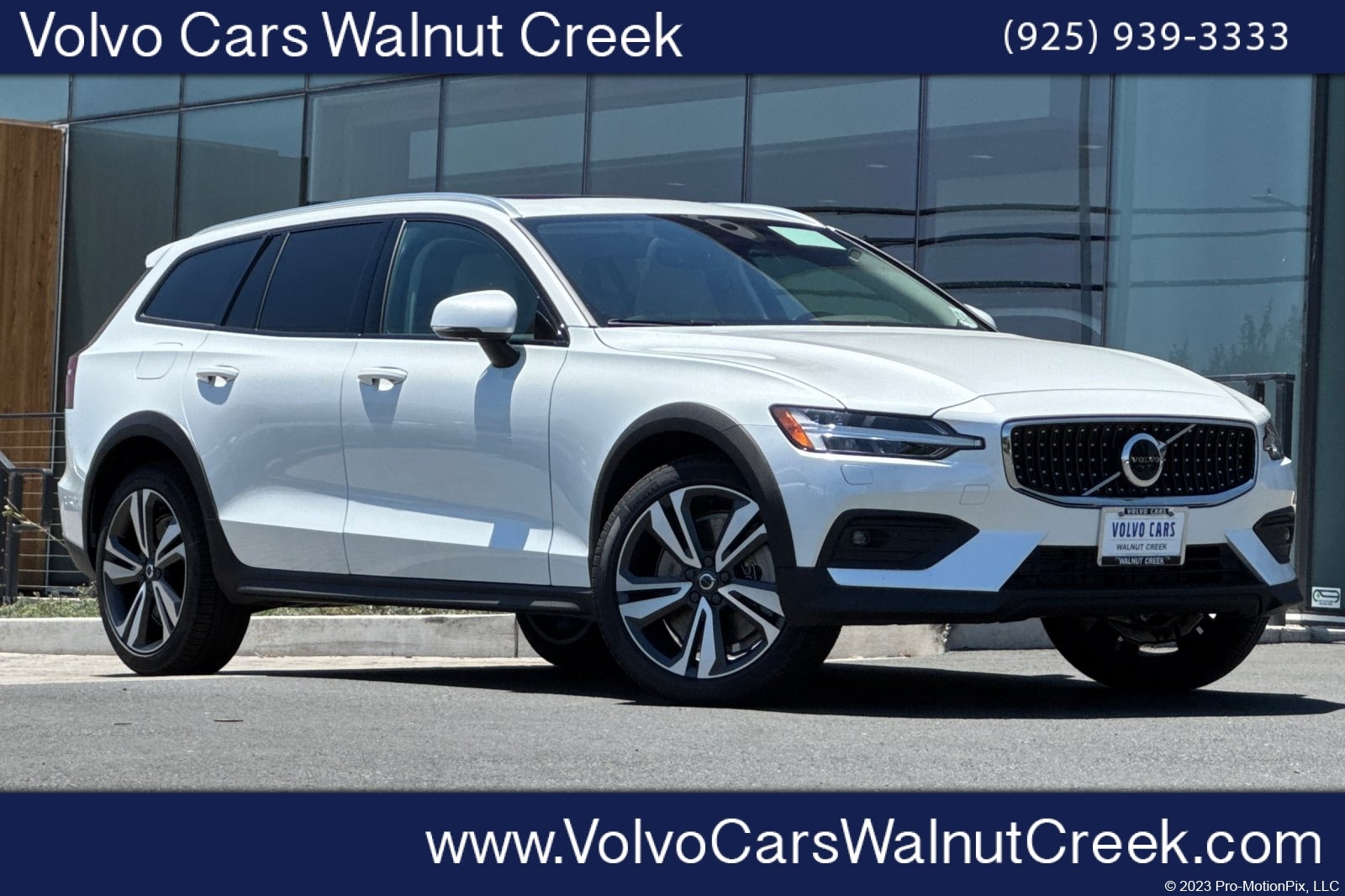2026 Volvo V60 Cross Country B5 Plus AWD's photo