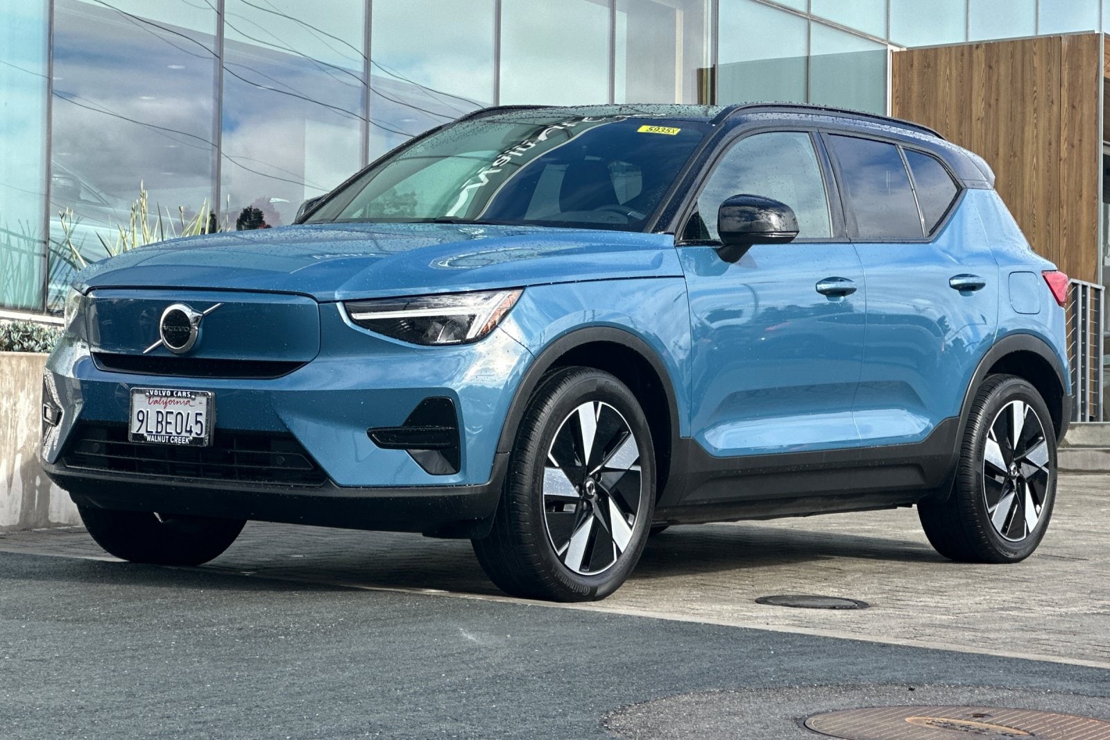 2024 Volvo XC40 Recharge Pure Electric Twin Core photo 3