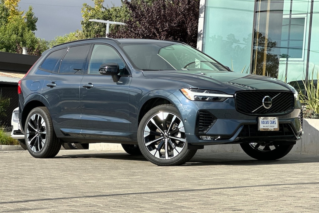 New 2026 Volvo XC60 B5 Plus SUV
