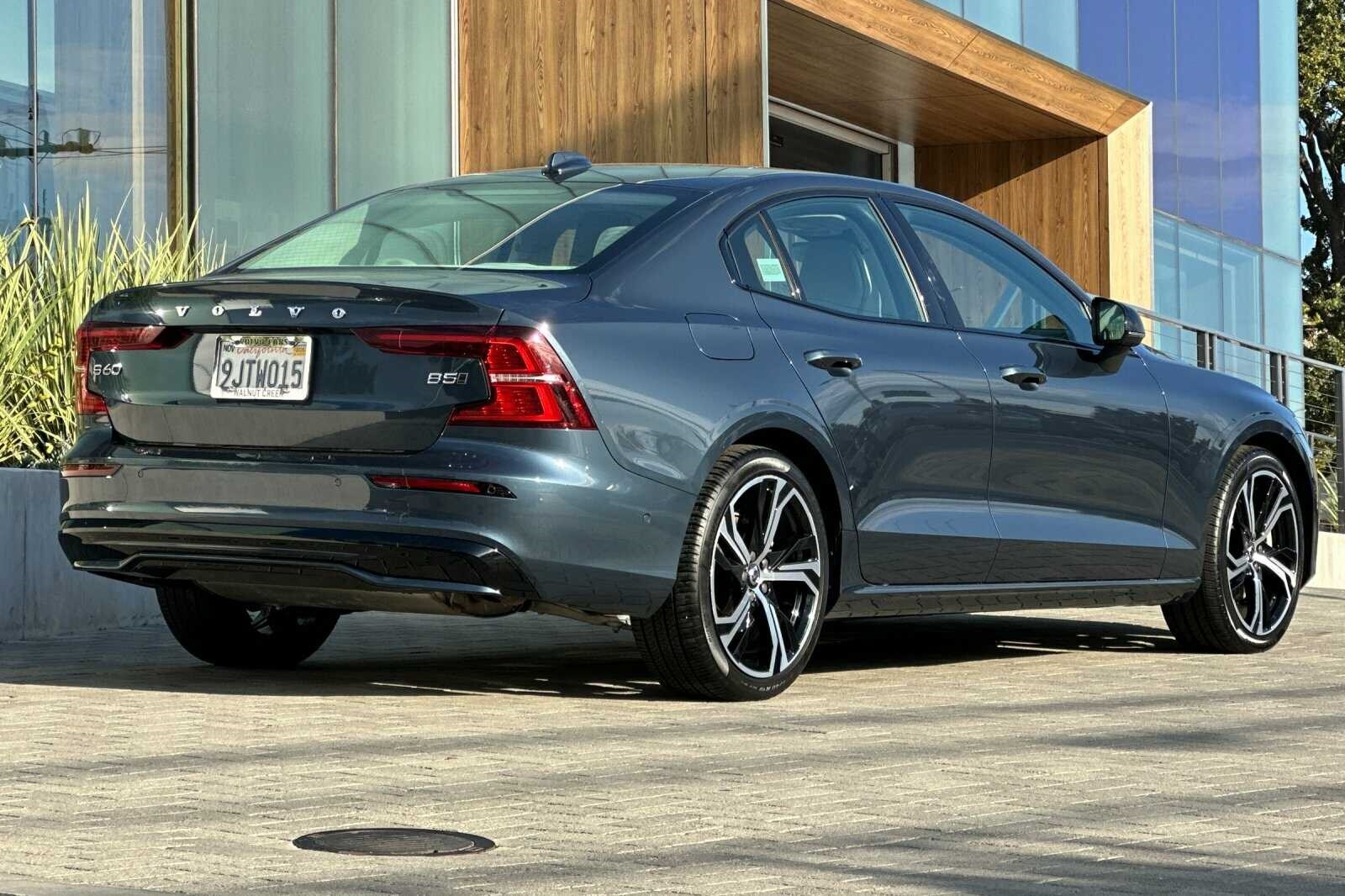2024 Volvo S60 B5 Ultimate photo 4
