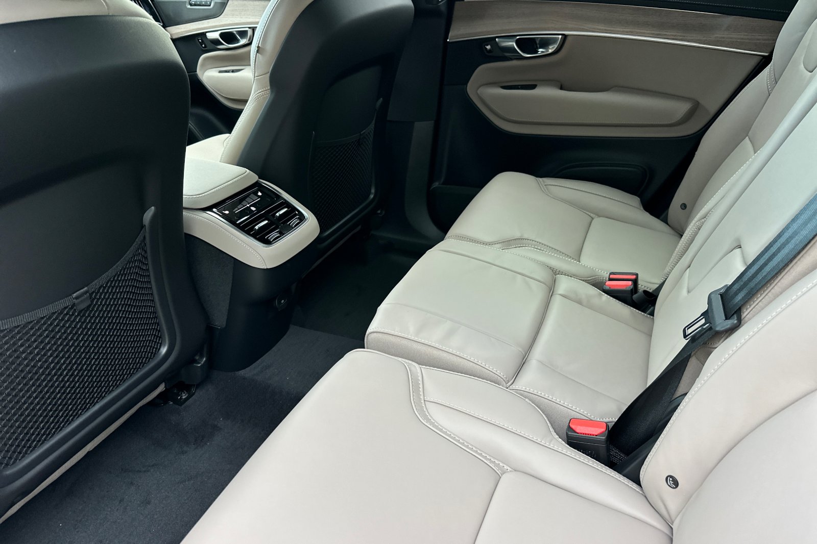 2026 Volvo XC90 Ultra - Photo 12
