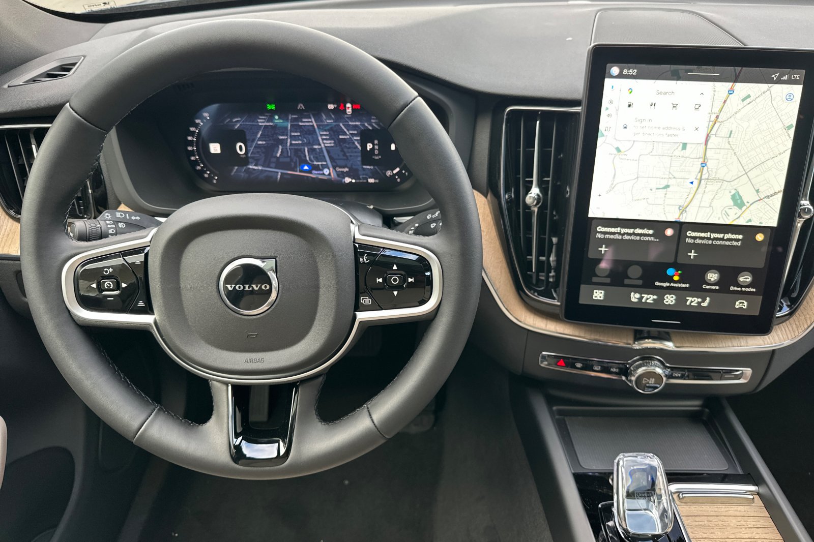 2026 Volvo XC60 Plus - Photo 14
