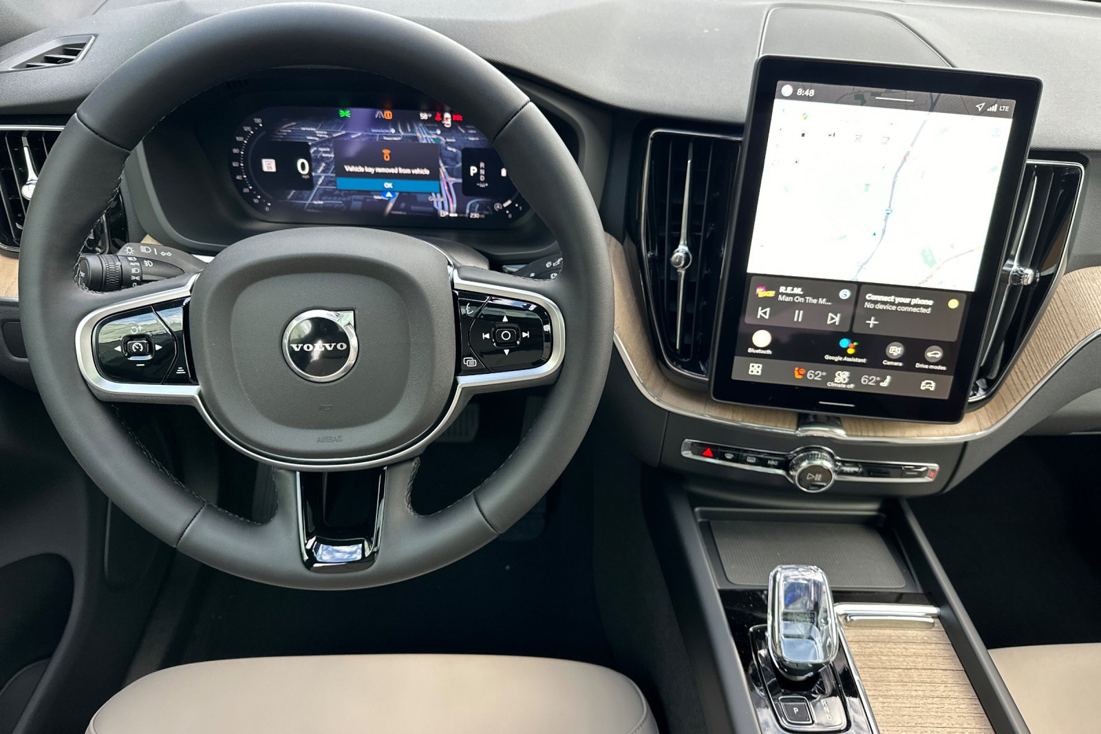 2026 Volvo XC60 Plus - Photo 14