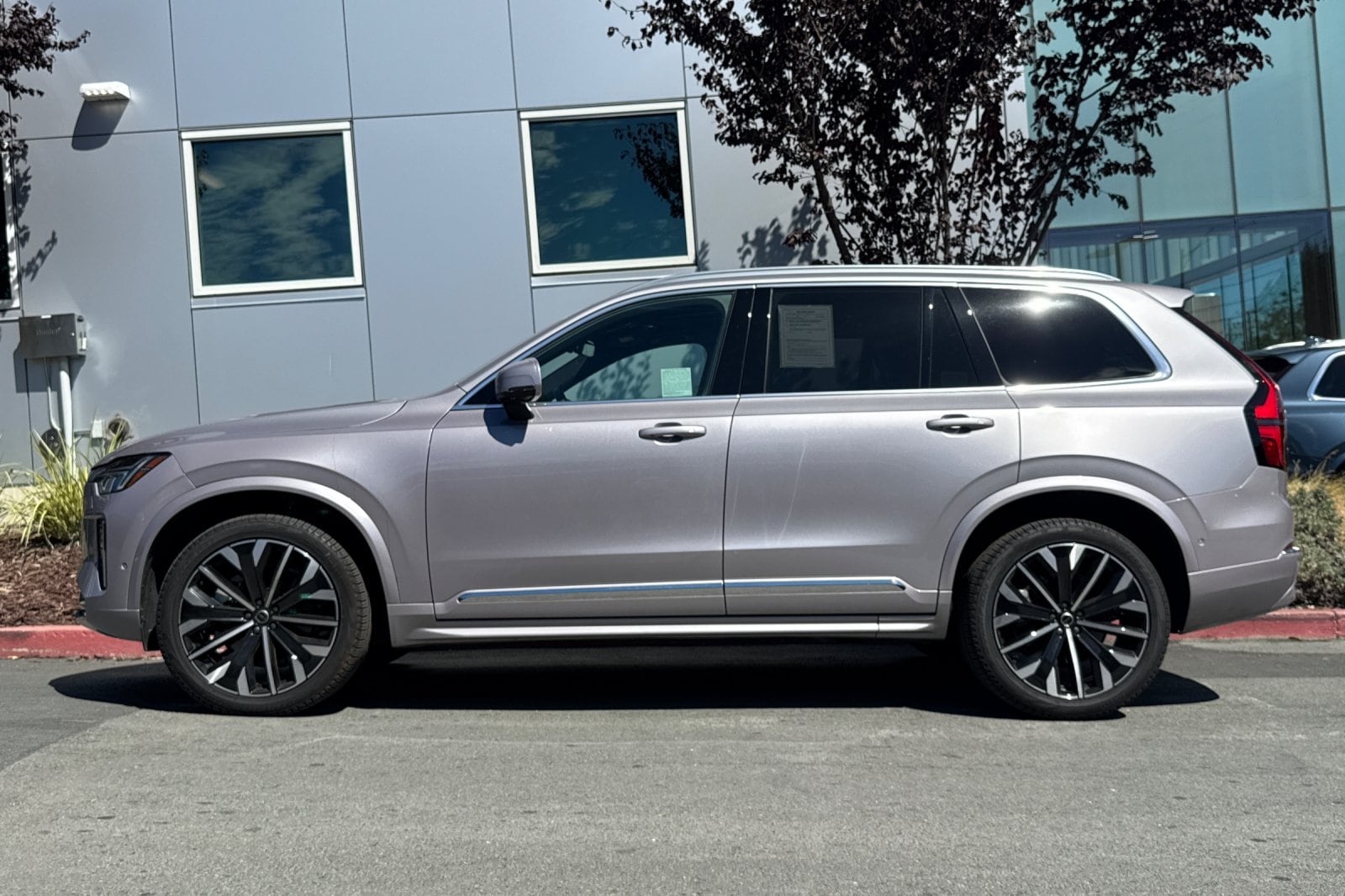2026 Volvo XC90 Plus - Photo 7