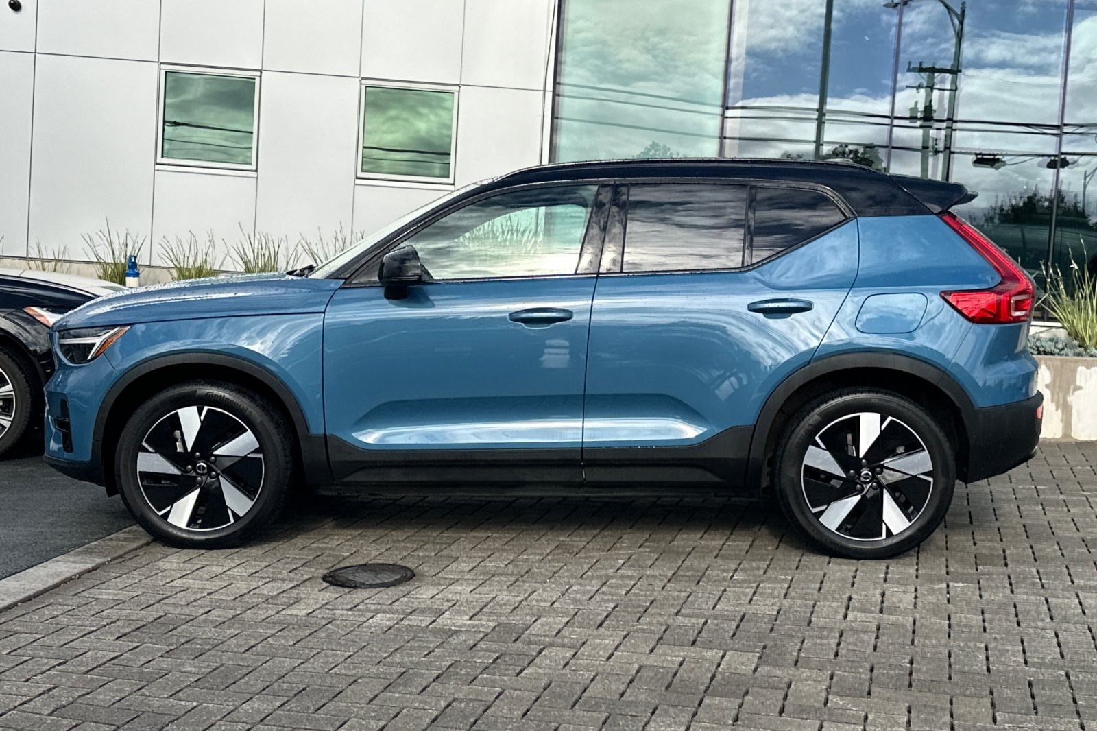 2024 Volvo XC40 Recharge Pure Electric Twin Core photo 6