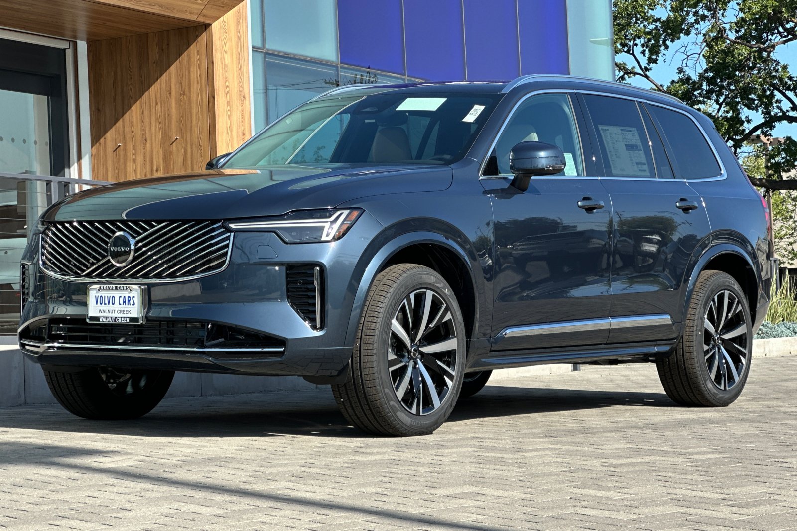 2025 Volvo XC90 Core - Photo 8