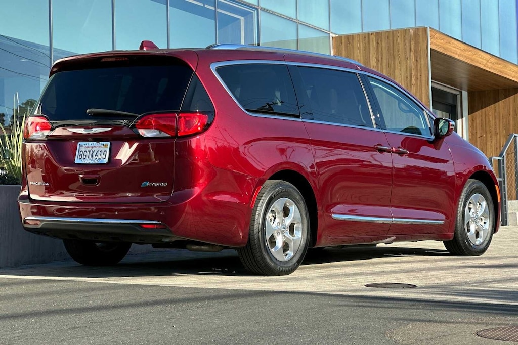 Used 2018 Chrysler Pacifica Hybrid Limited Van Passenger Van