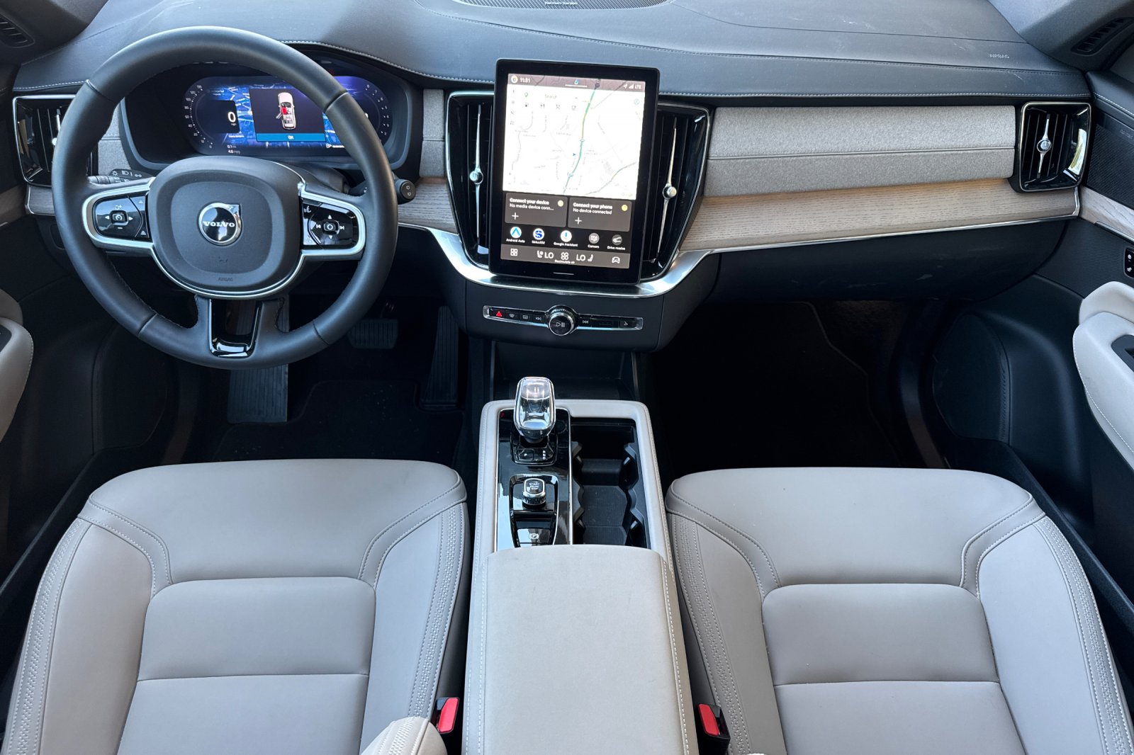 2026 Volvo XC90 Plus - Photo 13