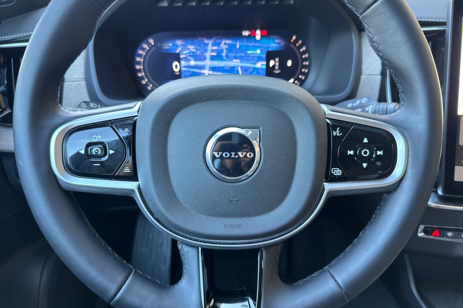2026 Volvo XC90 Plus - Photo 25