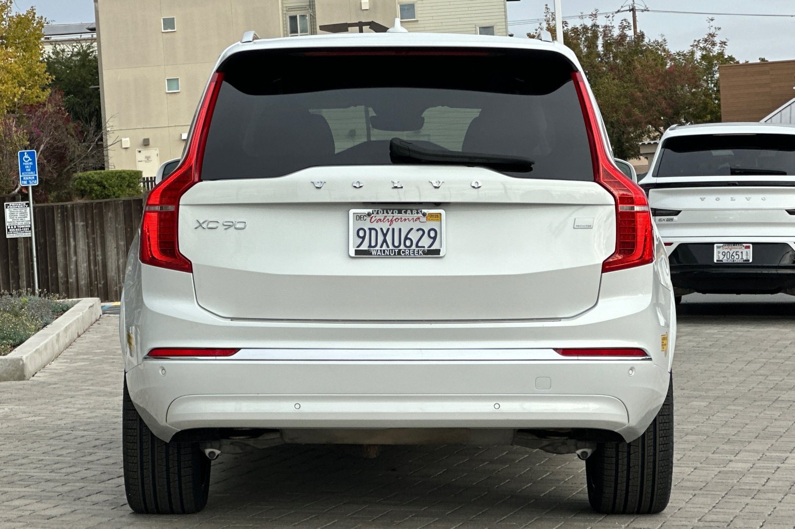 2023 Volvo XC90 Recharge Plug-In Hybrid Core Bright 7-Seater photo 4