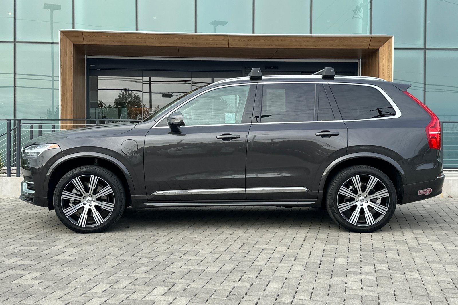 2024 Volvo XC90 plug-in hybrid T8 Core Bright photo 6