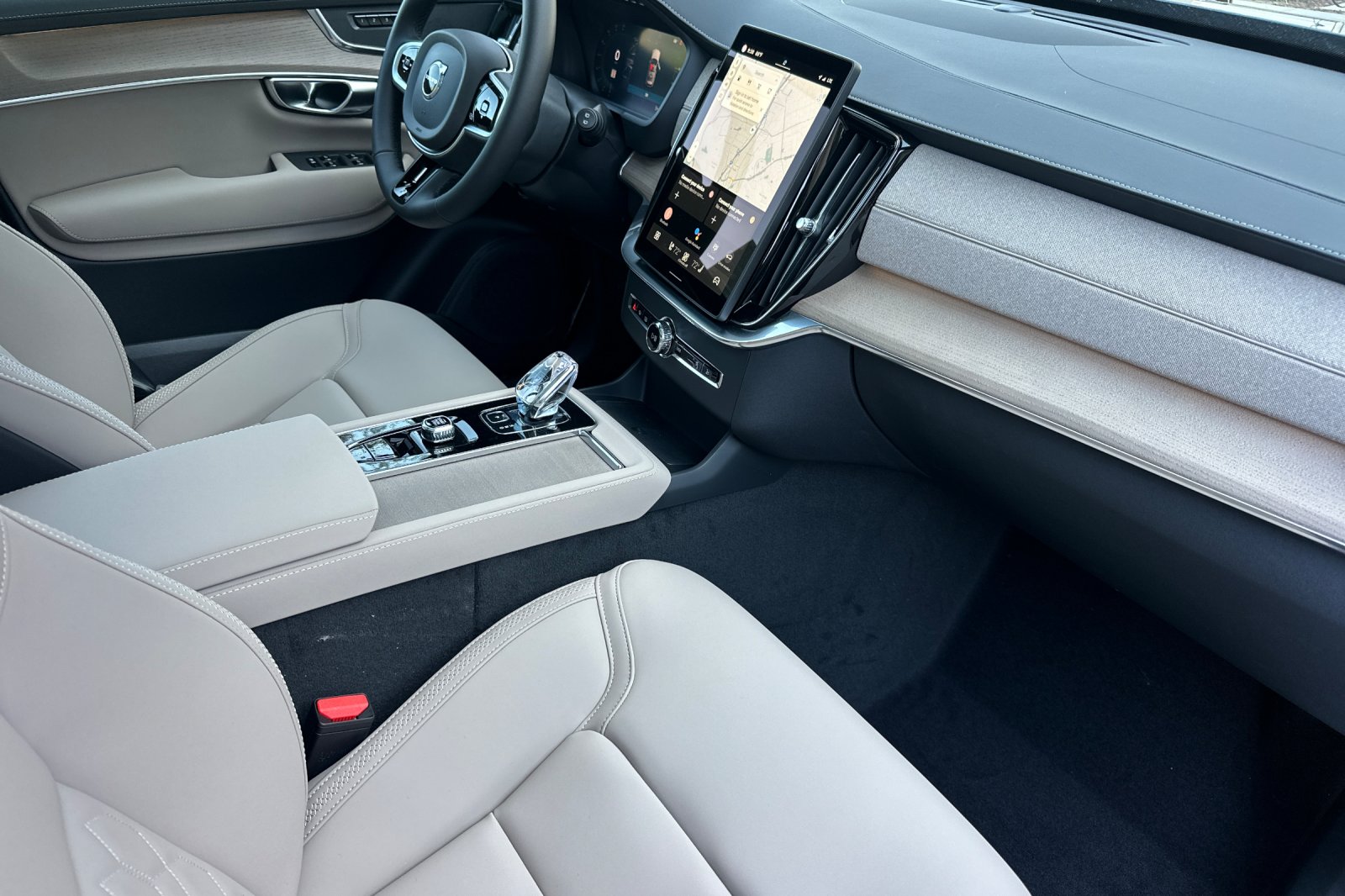 2025 Volvo XC90 Core - Photo 15