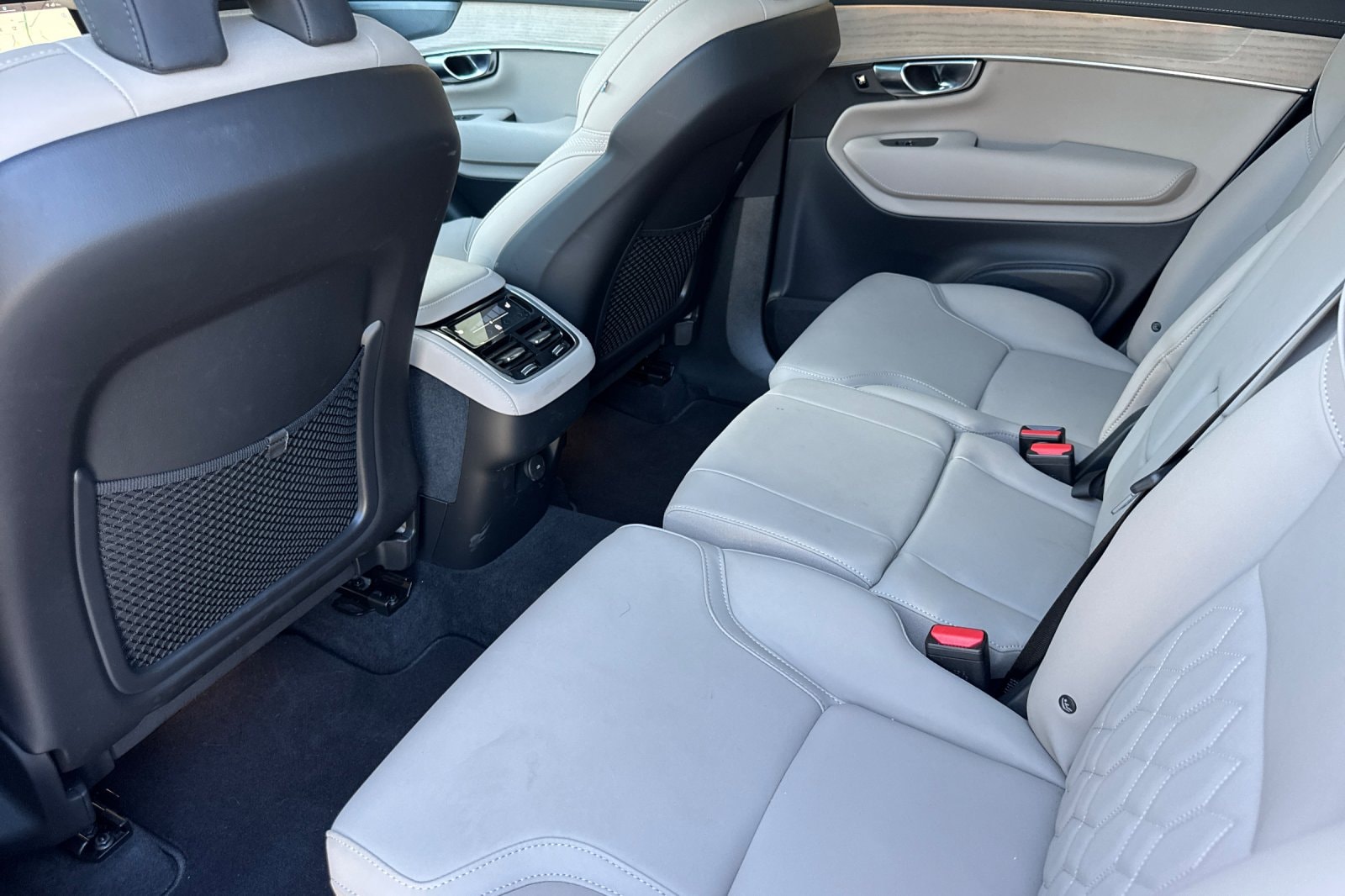 2026 Volvo XC90 Plus - Photo 12