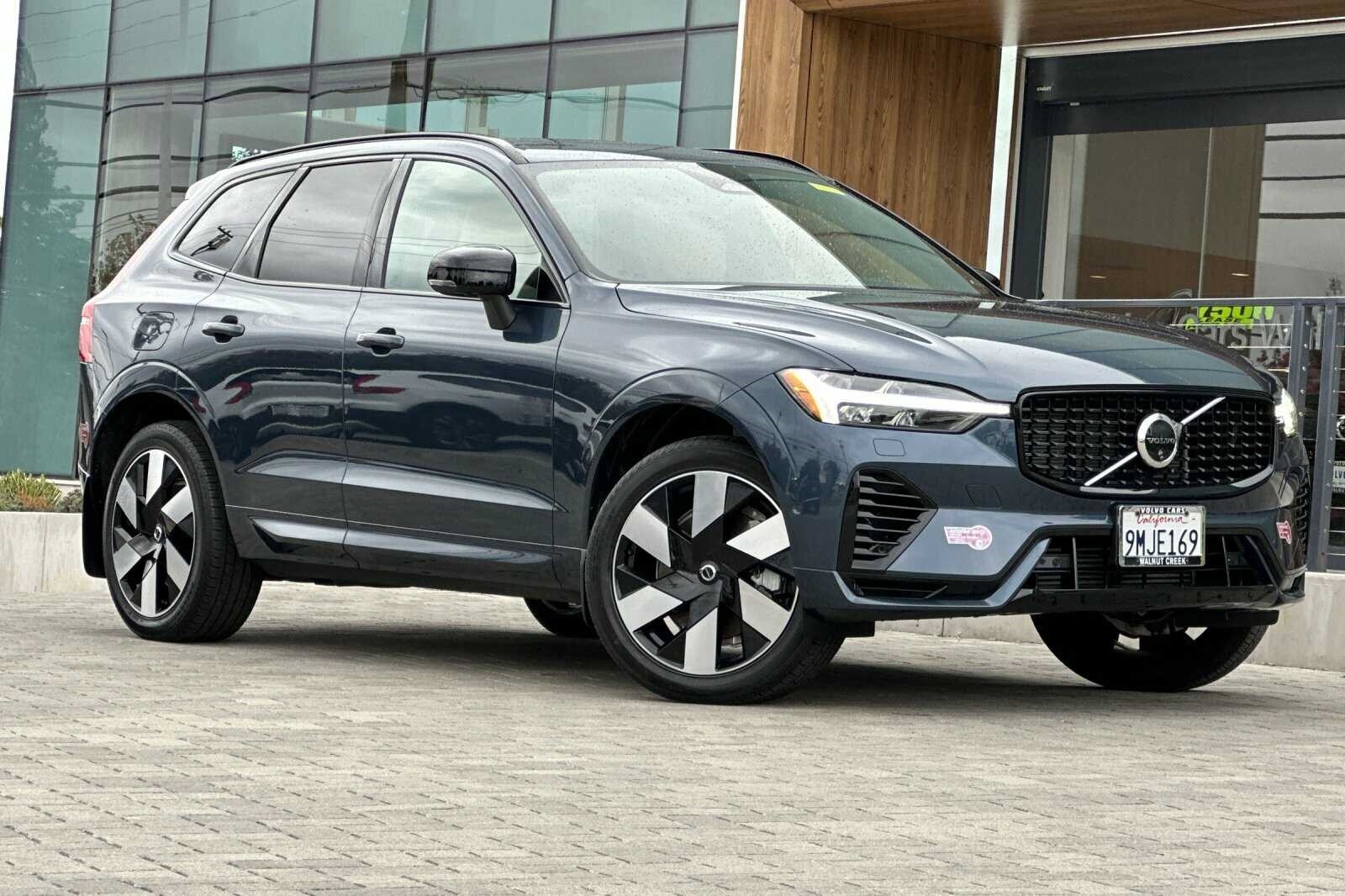 2024 Volvo XC60 Hybrid T8 Ultimate photo 2