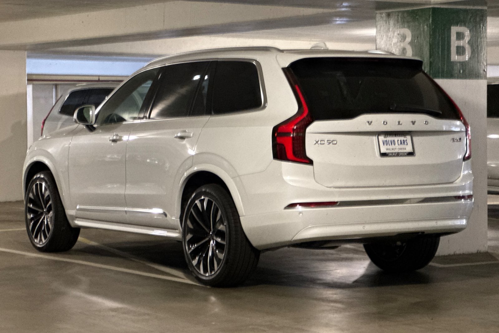 2025 Volvo XC90 B6 (2025.5) Core photo 5