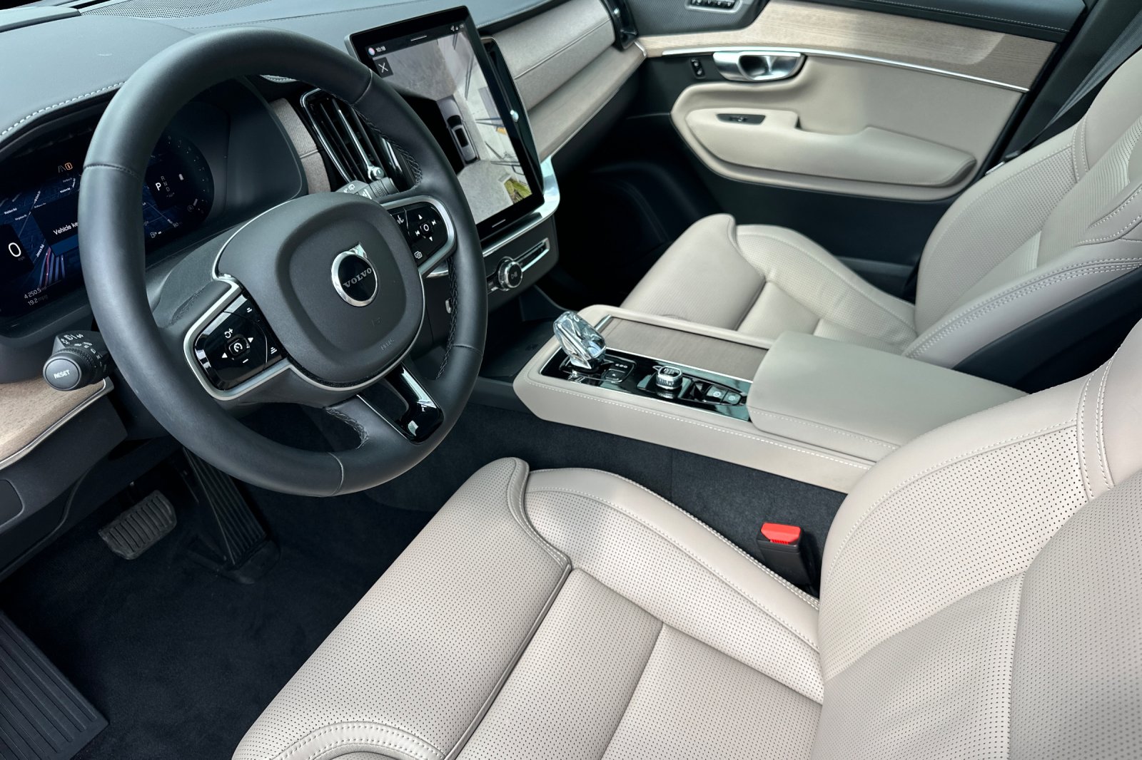 2026 Volvo XC90 Ultra - Photo 10
