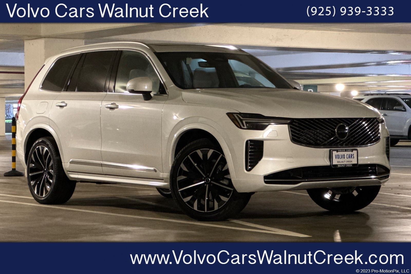 2025 Volvo XC90 Core's photo