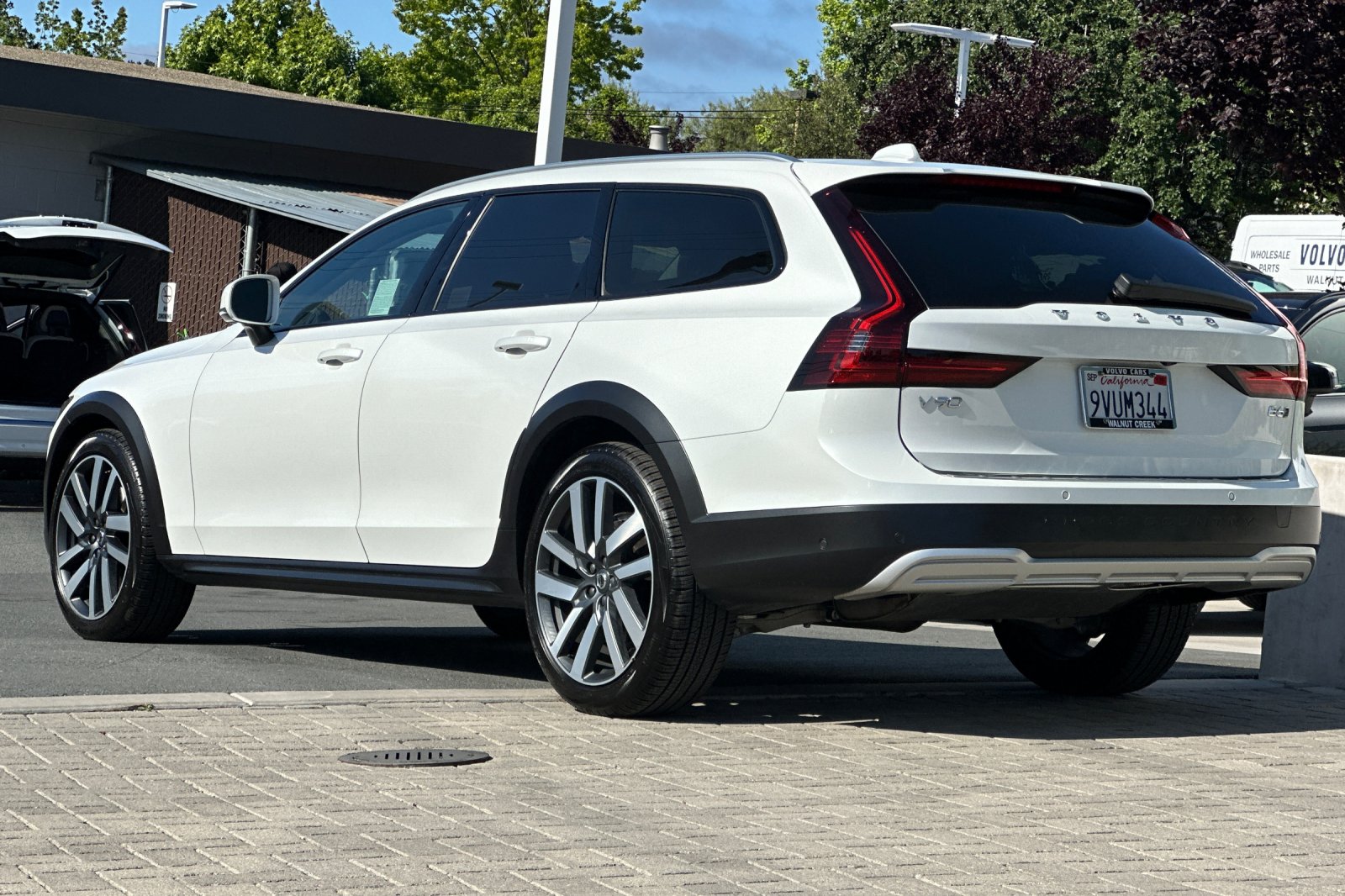 2025 Volvo V90 Cross Country Plus - Photo 6