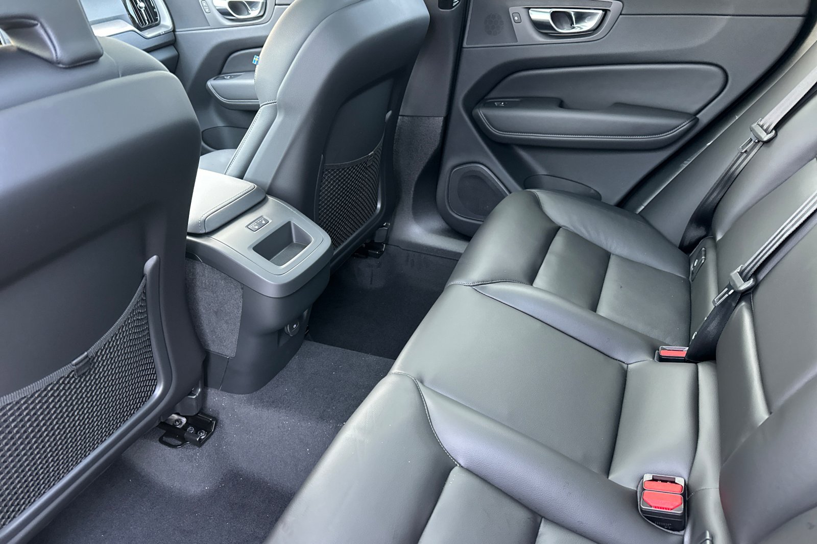 2025 Volvo XC60 Core - Photo 13