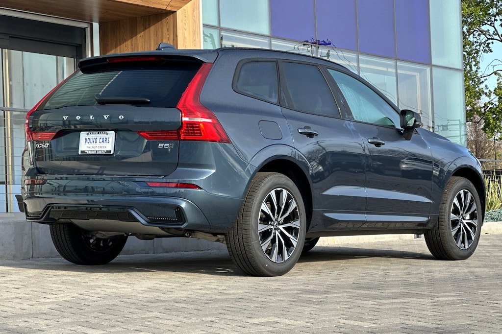 New 2025 Volvo XC60 B5 Core SUV