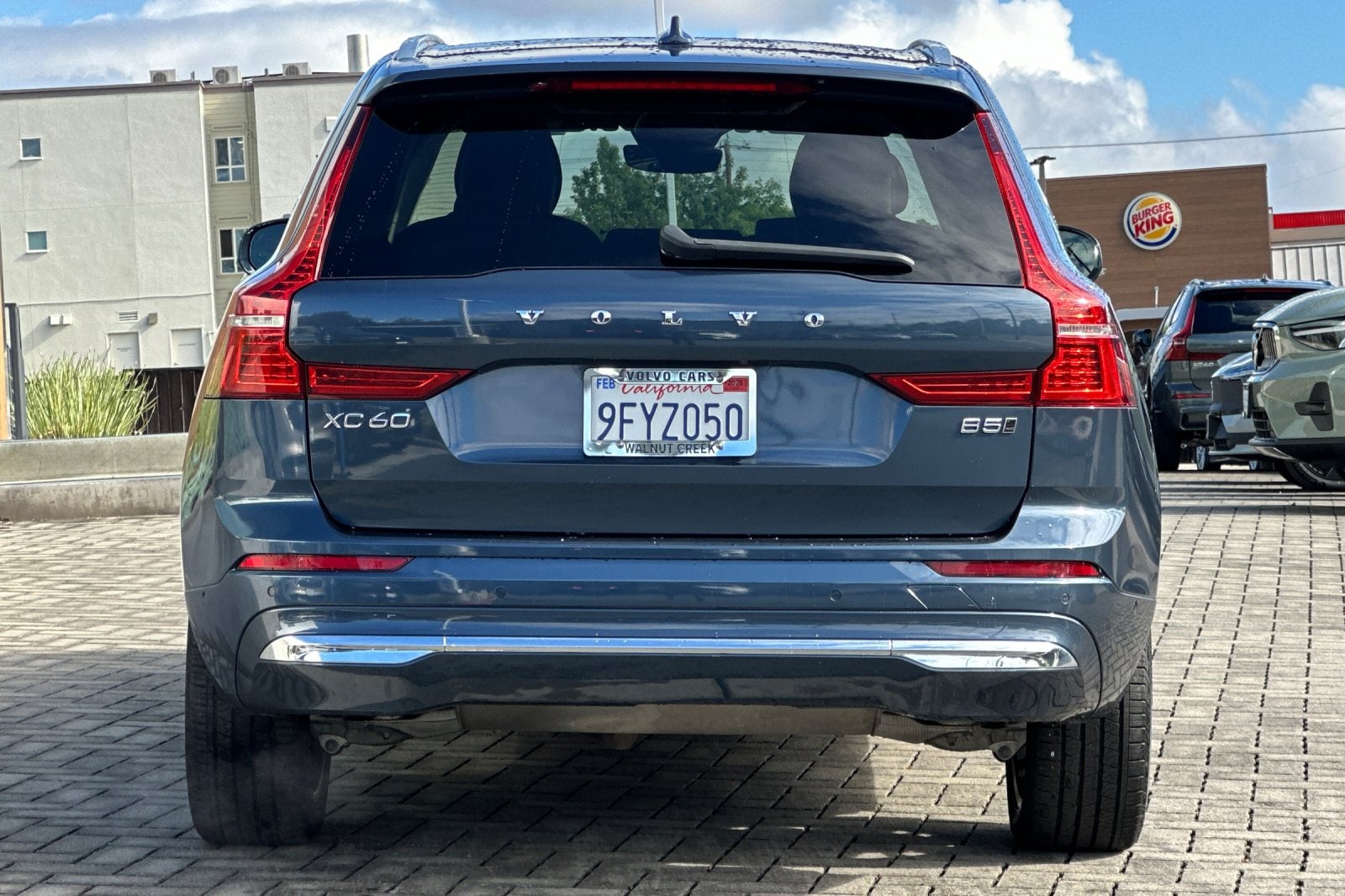 2023 Volvo XC60 B5 AWD Ultimate Bright photo 4