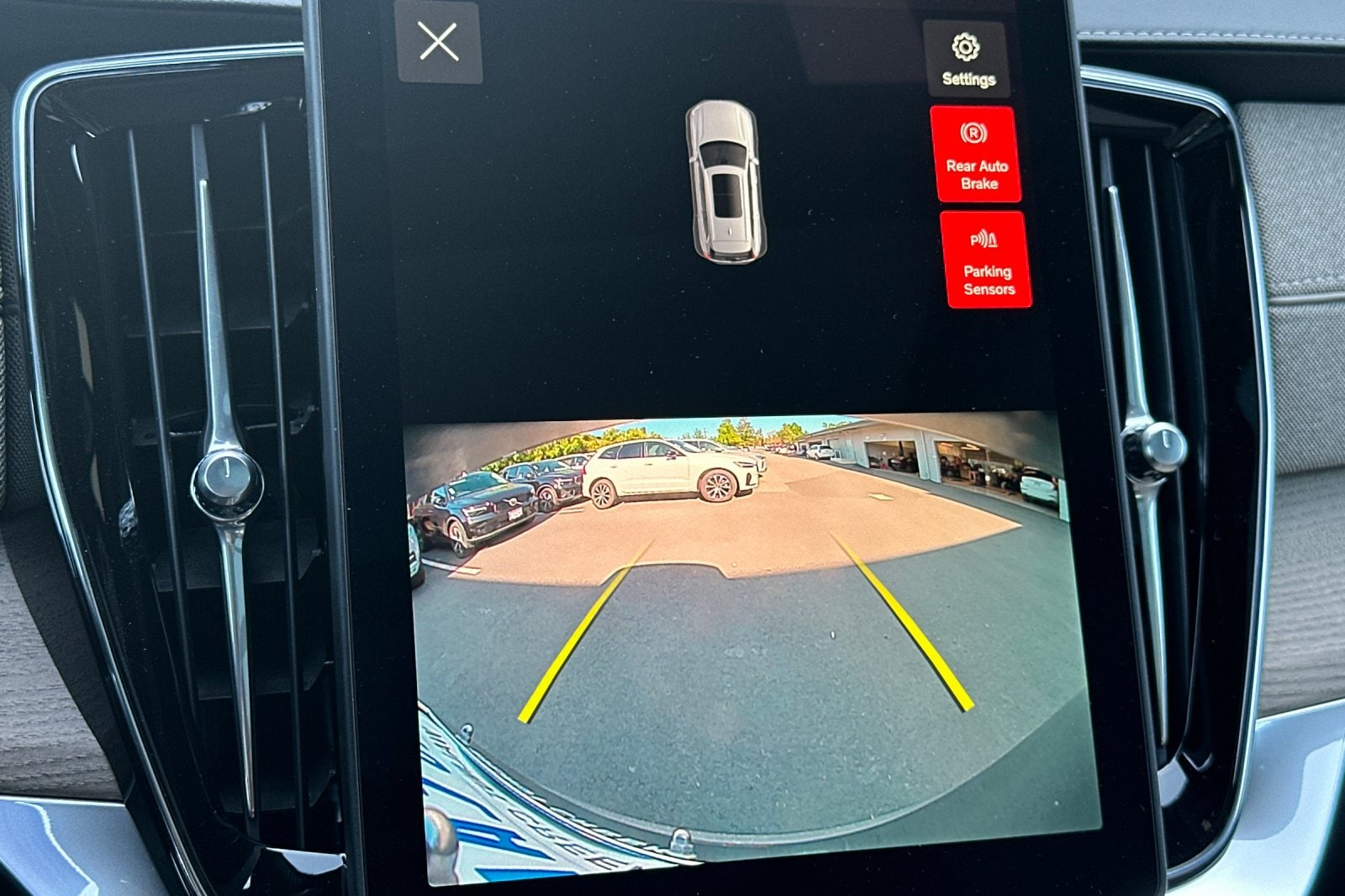 2025 Volvo XC90 Core - Photo 19