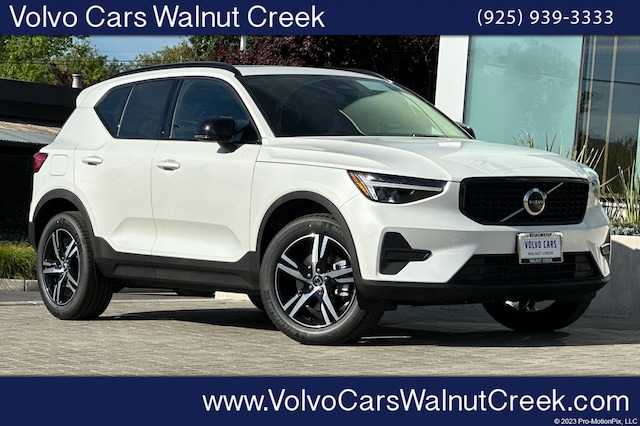 2026 Volvo XC40 B5 Core AWD SUV