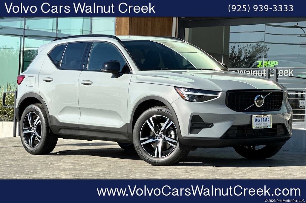 New 2026 Volvo XC40 B5 Core SUV