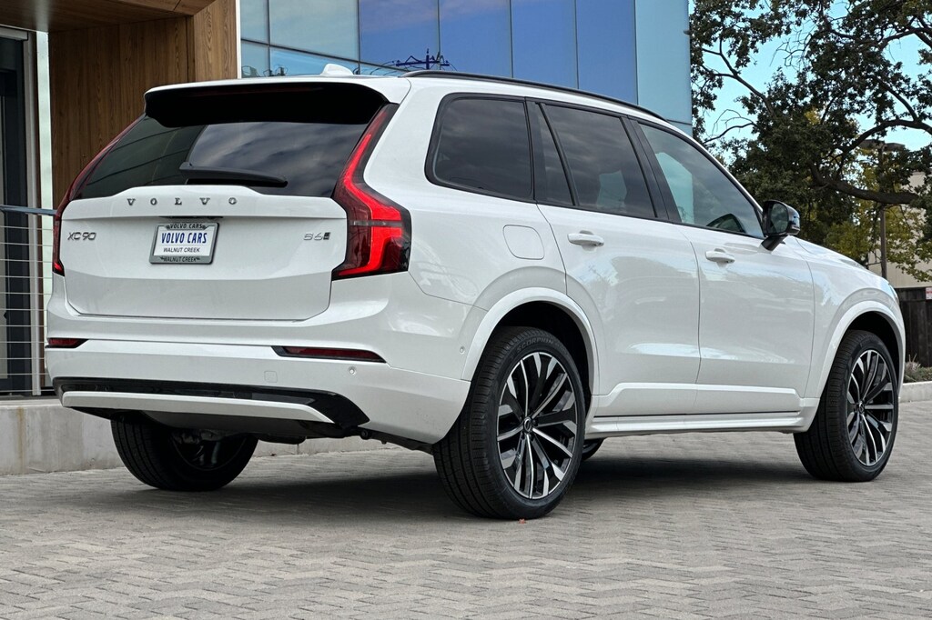 New 2026 Volvo XC90 B6 Ultra Dark Theme 7-Seater SUV