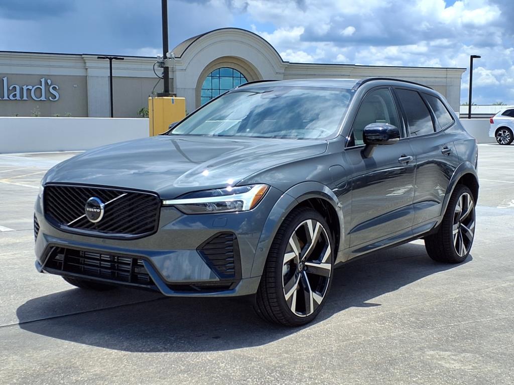2026 Volvo XC60 T8 photo 3