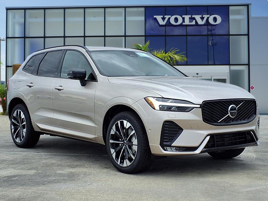 2026 Volvo XC60 Plus's photo