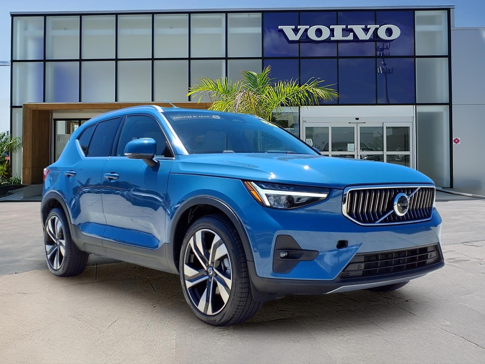 Used 2023 Volvo XC40 | Volvo Cars Tampa