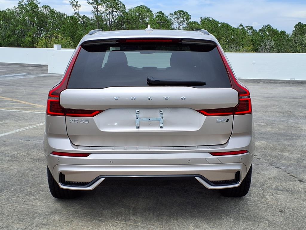2026 Volvo XC60 Plus - Photo 6