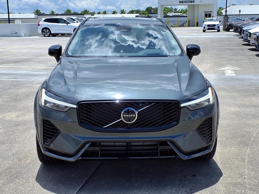 2026 Volvo XC60 T8 photo 2