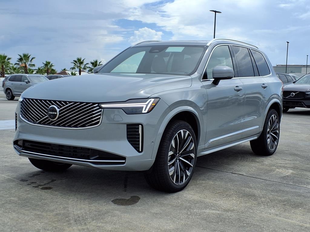 2026 Volvo XC90 Plus photo 2