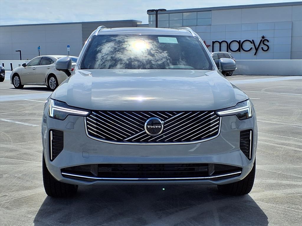 2026 Volvo XC90 Plus photo 2