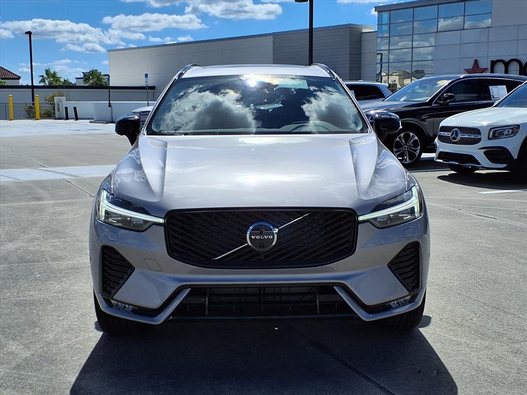2026 Volvo XC60 B5 Plus photo 2