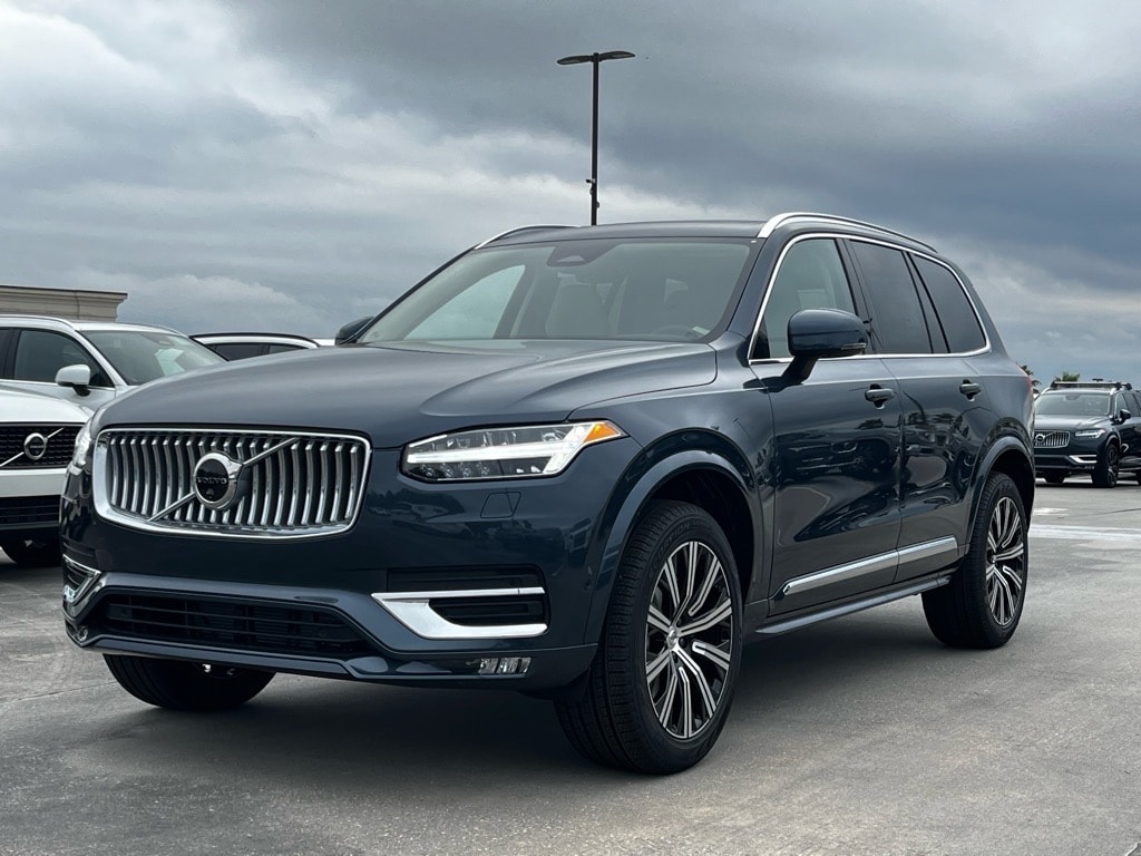 2025 Volvo XC90 Plus photo 3