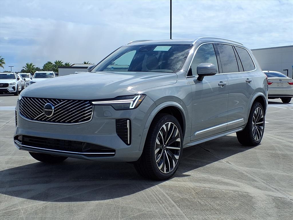 2026 Volvo XC90 Plus photo 3