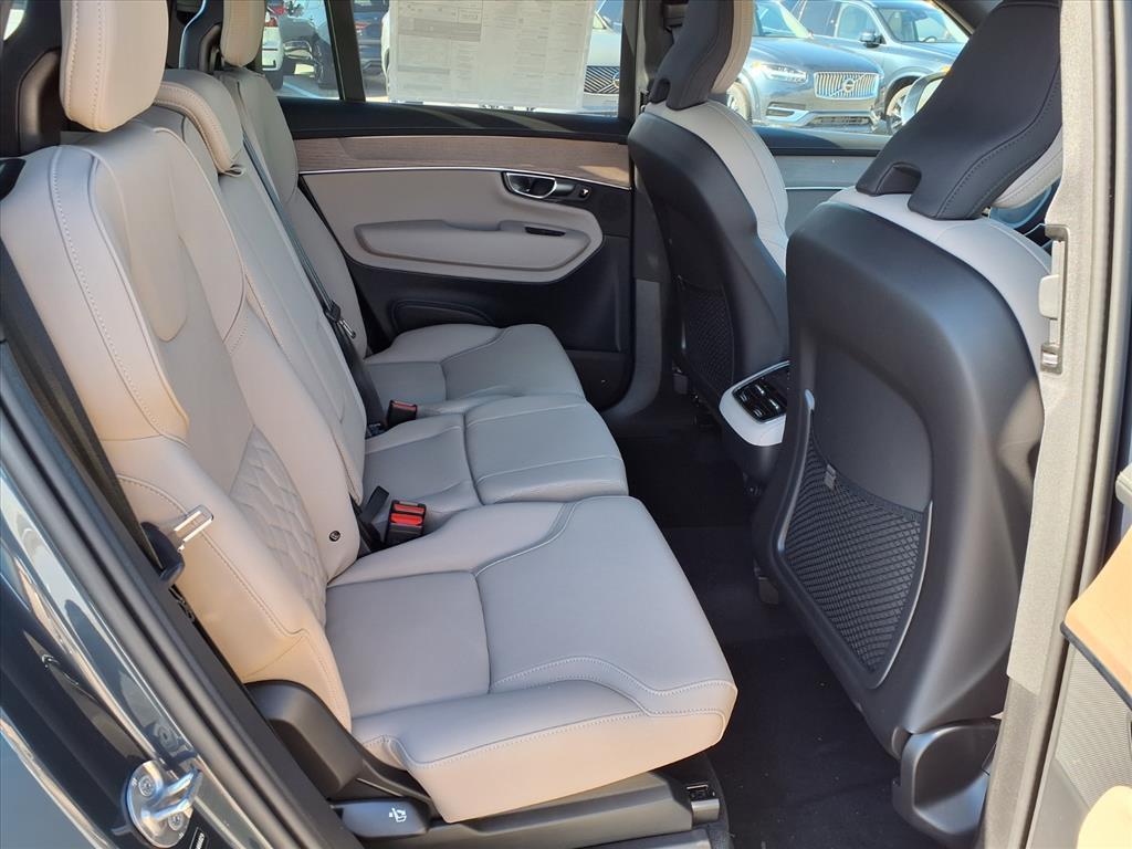 2026 Volvo XC90 Plus - Photo 10