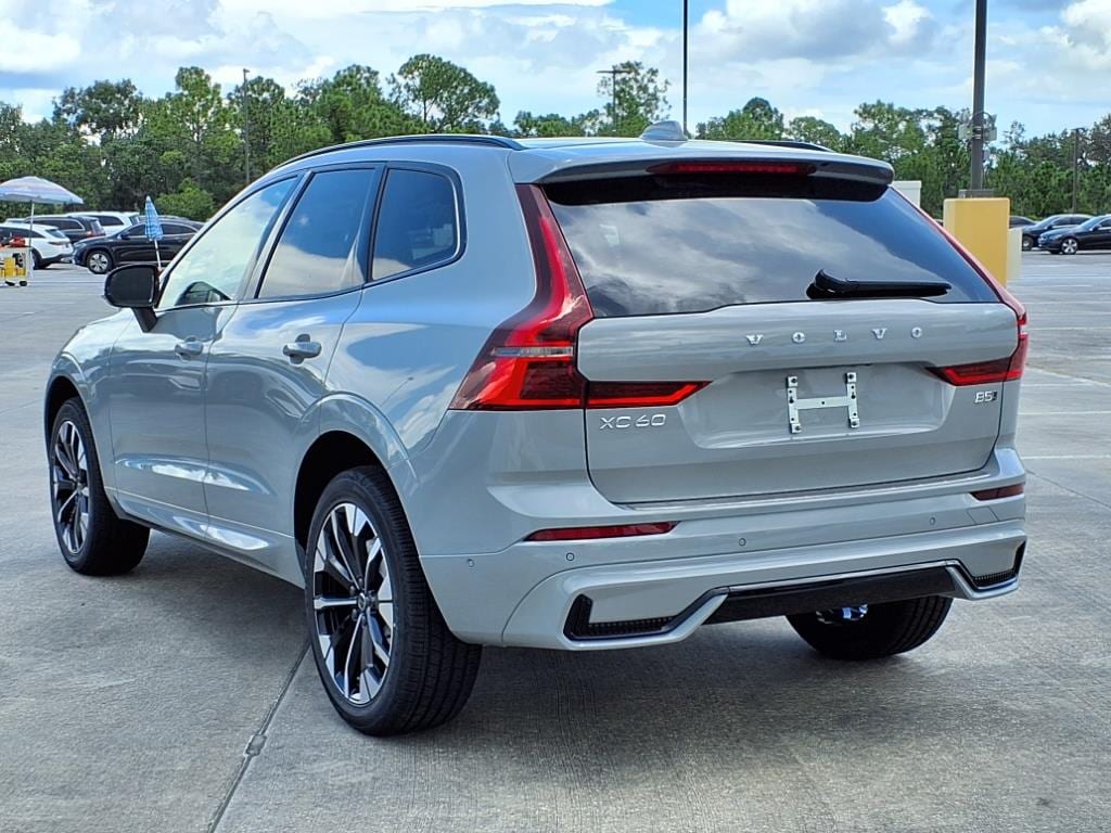 2026 Volvo XC60 Plus - Photo 5