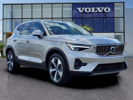 2023 Volvo XC40 B5 Plus Bright Theme SUV